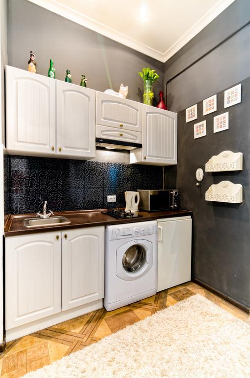 Stylish Studio Near Rynok Square Львів Екстер'єр фото