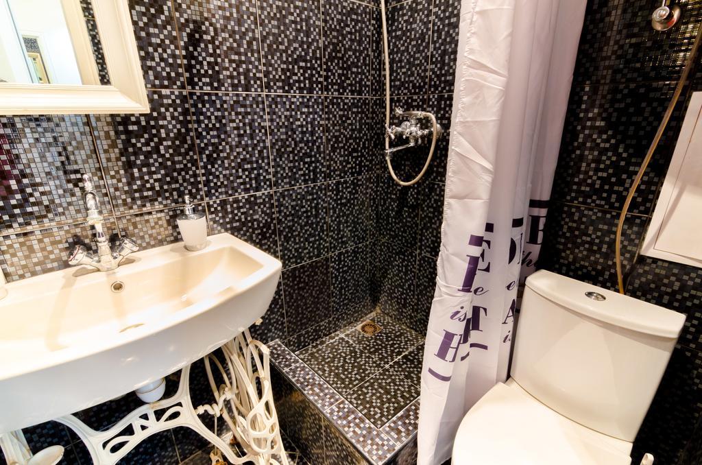 Stylish Studio Near Rynok Square Львів Екстер'єр фото